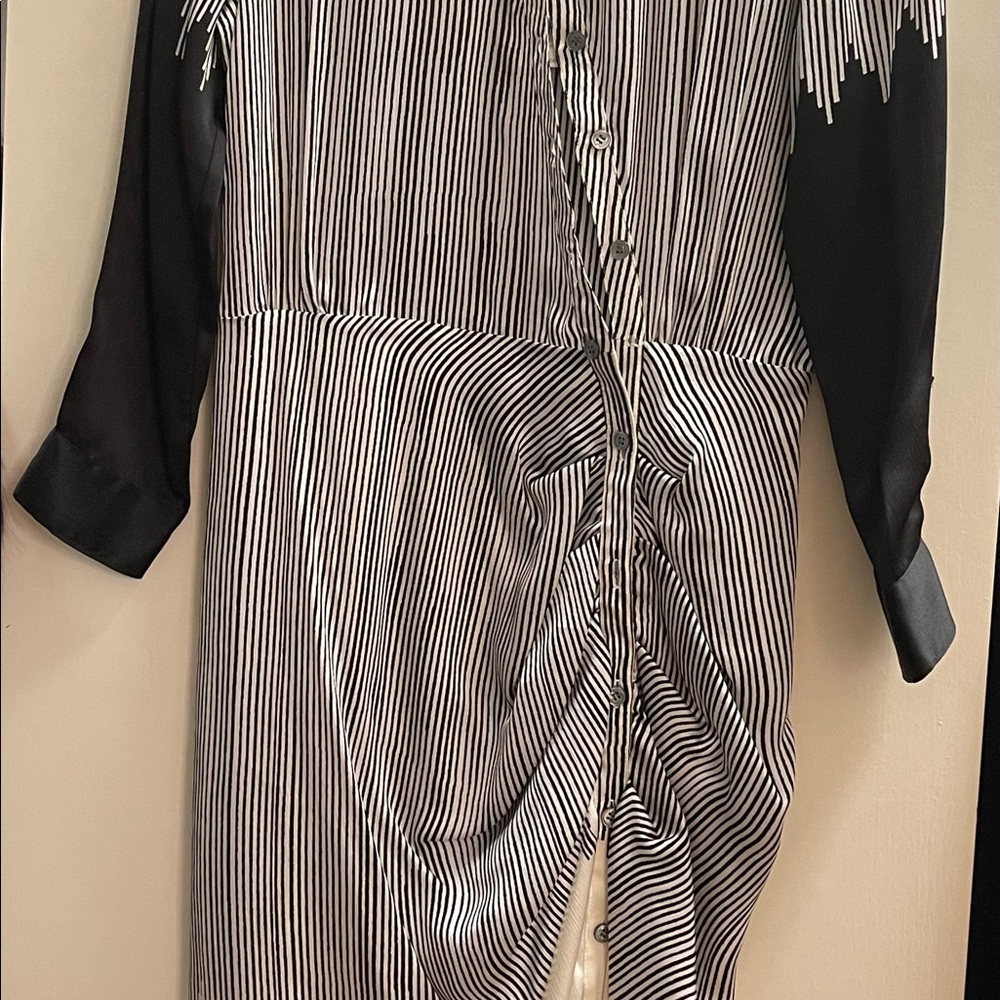 Beautiful ruched shirt Veronica Beard dress.